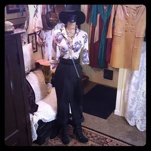 Vintage Cameo Print Button Up Top